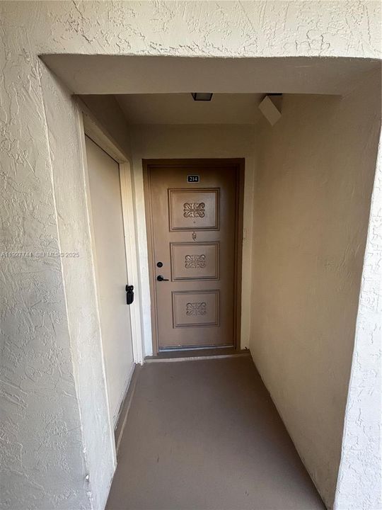 出租: $2,300 (2 贝兹, 2 浴室, 1075 平方英尺)