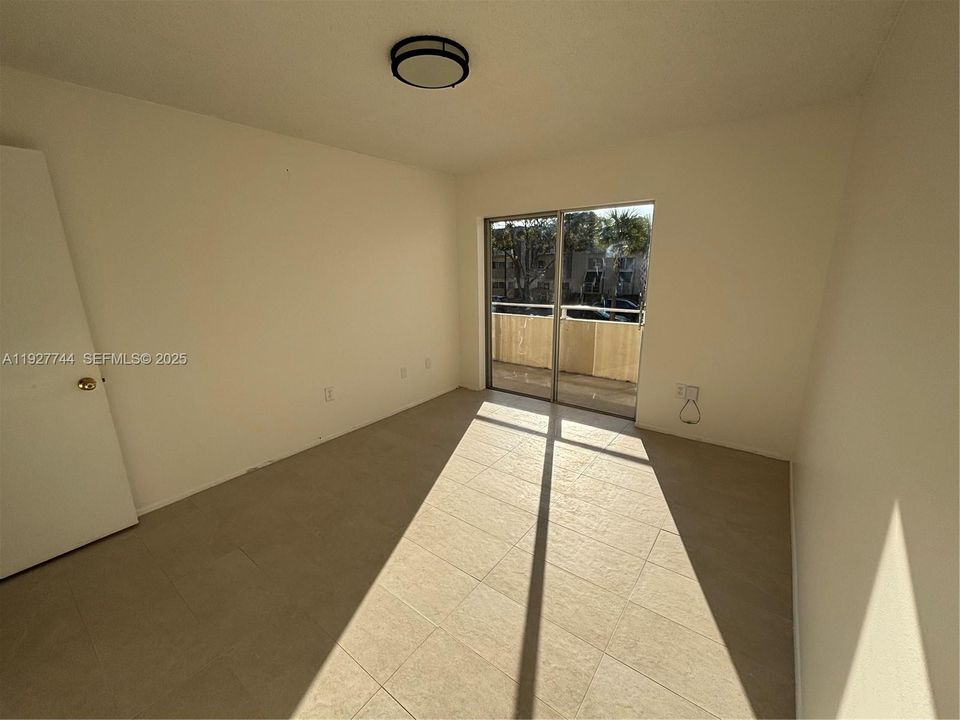 出租: $2,300 (2 贝兹, 2 浴室, 1075 平方英尺)