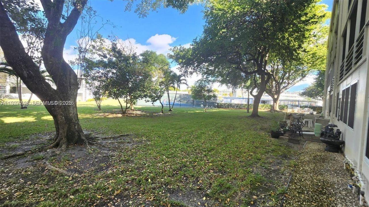 待售: $130,000 (2 贝兹, 1 浴室, 860 平方英尺)