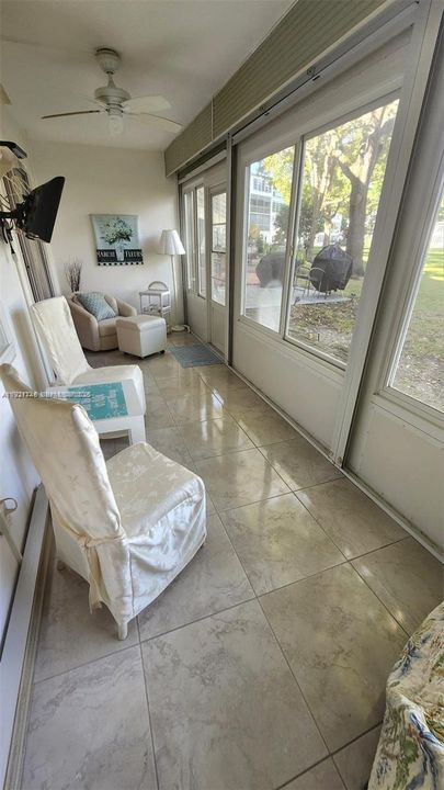 待售: $130,000 (2 贝兹, 1 浴室, 860 平方英尺)