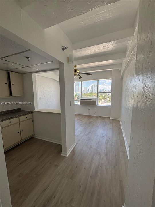 В аренду: $1,800 (1 спален, 1 ванн, 600 Квадратных фут)