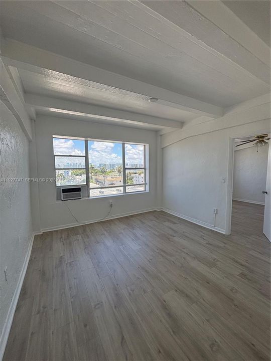 В аренду: $1,800 (1 спален, 1 ванн, 600 Квадратных фут)