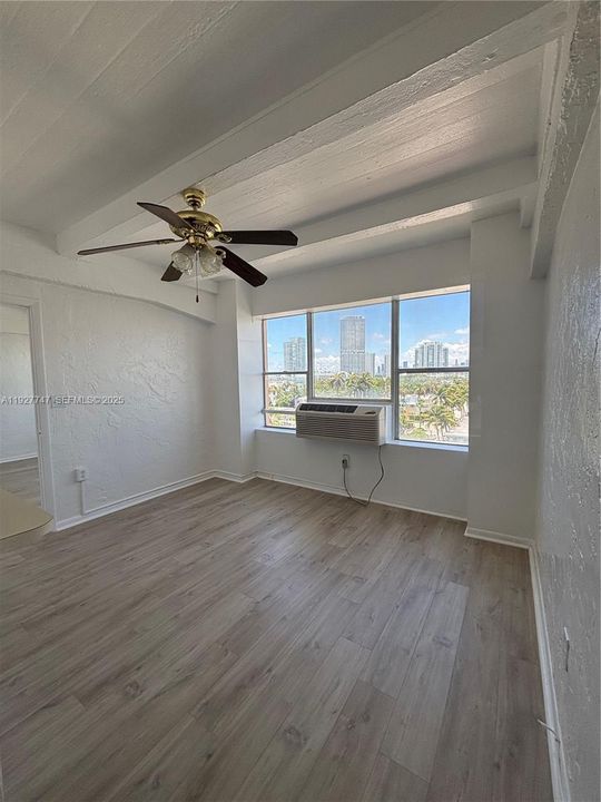 В аренду: $1,800 (1 спален, 1 ванн, 600 Квадратных фут)