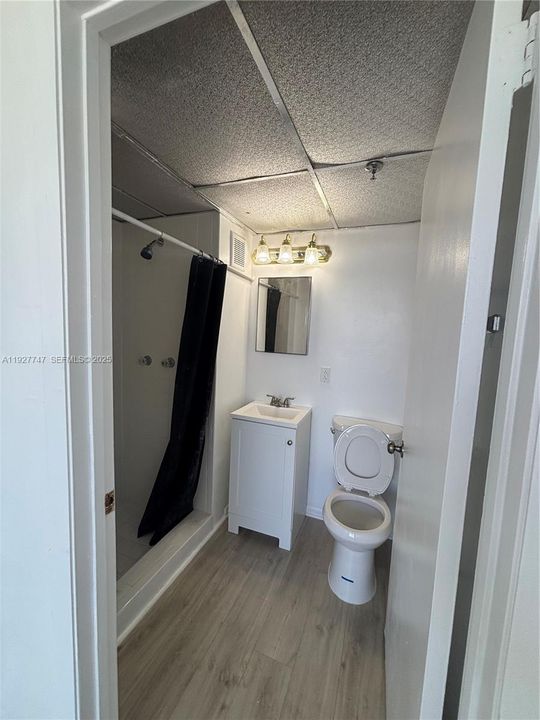 В аренду: $1,800 (1 спален, 1 ванн, 600 Квадратных фут)