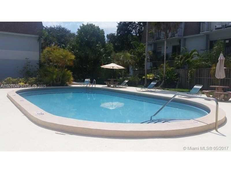 В аренду: $2,450 (2 спален, 1 ванн, 826 Квадратных фут)