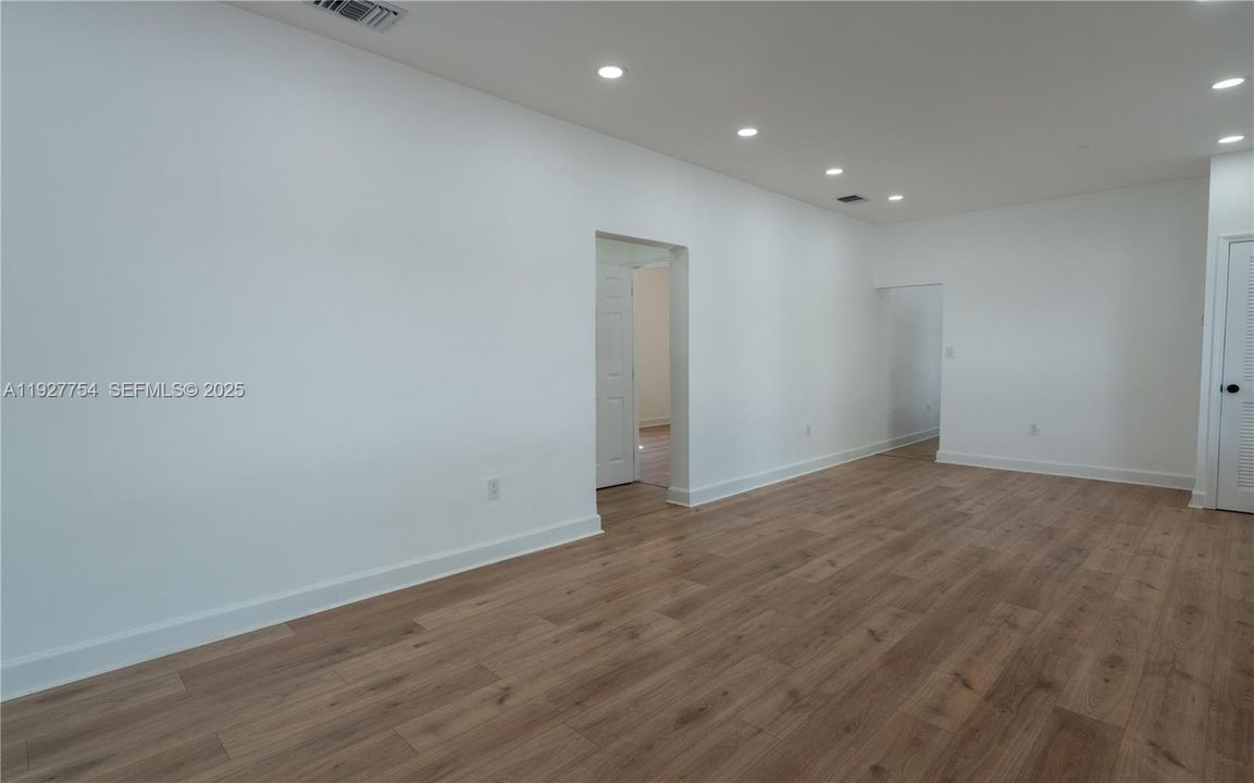 En Renta: $6,000 (3 camas, 2 baños, 1688 Pies cuadrados)