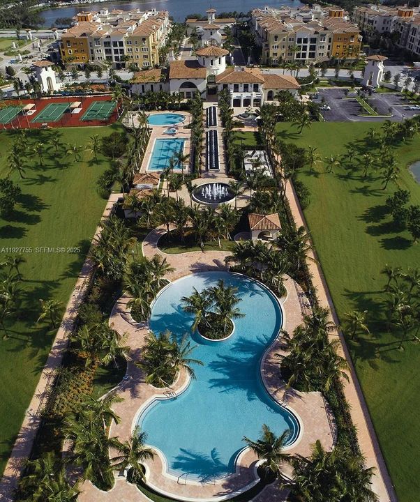 В аренду: $2,750 (2 спален, 2 ванн, 1159 Квадратных фут)