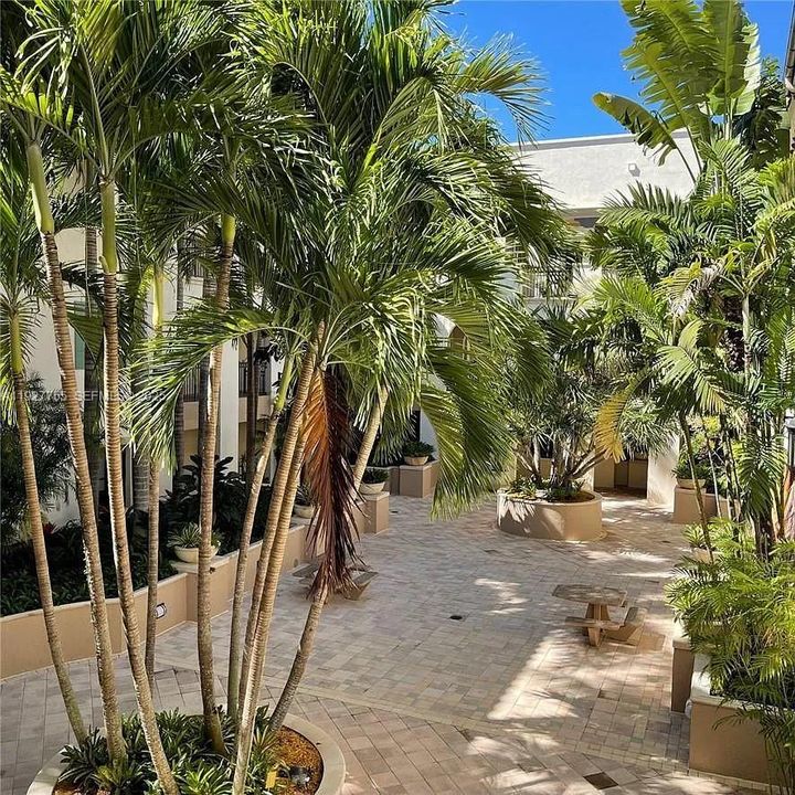 В аренду: $2,750 (2 спален, 2 ванн, 1159 Квадратных фут)