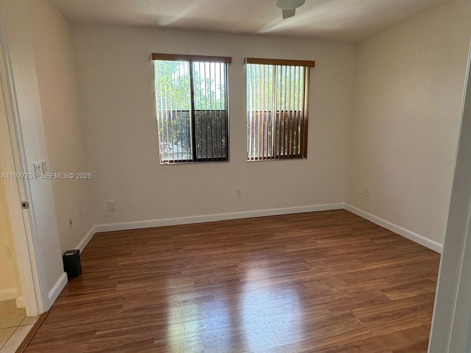 В аренду: $2,750 (2 спален, 2 ванн, 1159 Квадратных фут)