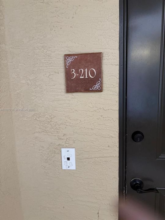 В аренду: $2,750 (2 спален, 2 ванн, 1159 Квадратных фут)