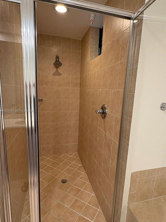 В аренду: $2,750 (2 спален, 2 ванн, 1159 Квадратных фут)