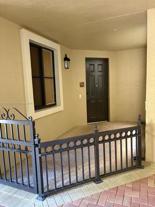 В аренду: $2,750 (2 спален, 2 ванн, 1159 Квадратных фут)