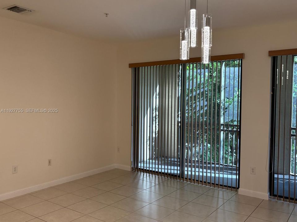 В аренду: $2,750 (2 спален, 2 ванн, 1159 Квадратных фут)