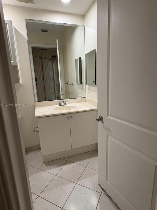 В аренду: $2,750 (2 спален, 2 ванн, 1159 Квадратных фут)