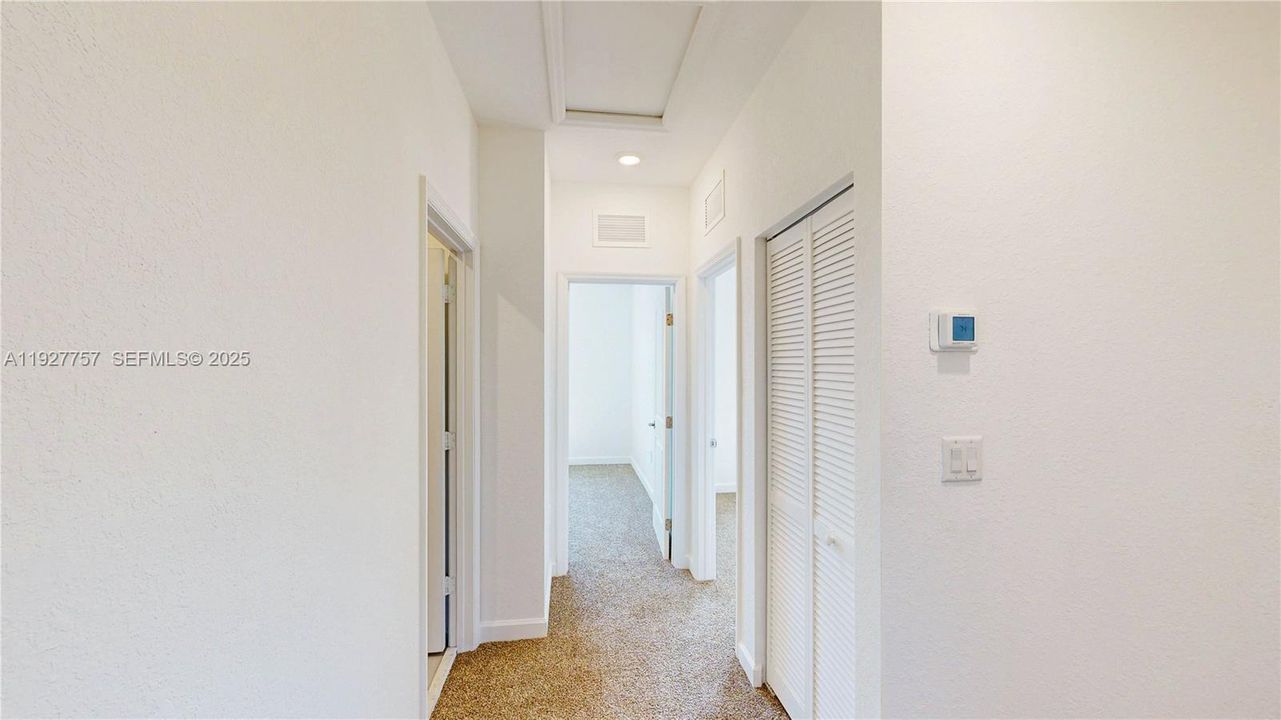 For Sale: $334,900 (3 beds, 2 baths, 1483 Square Feet)