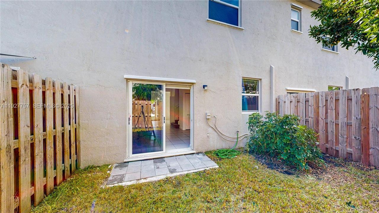 For Sale: $334,900 (3 beds, 2 baths, 1483 Square Feet)