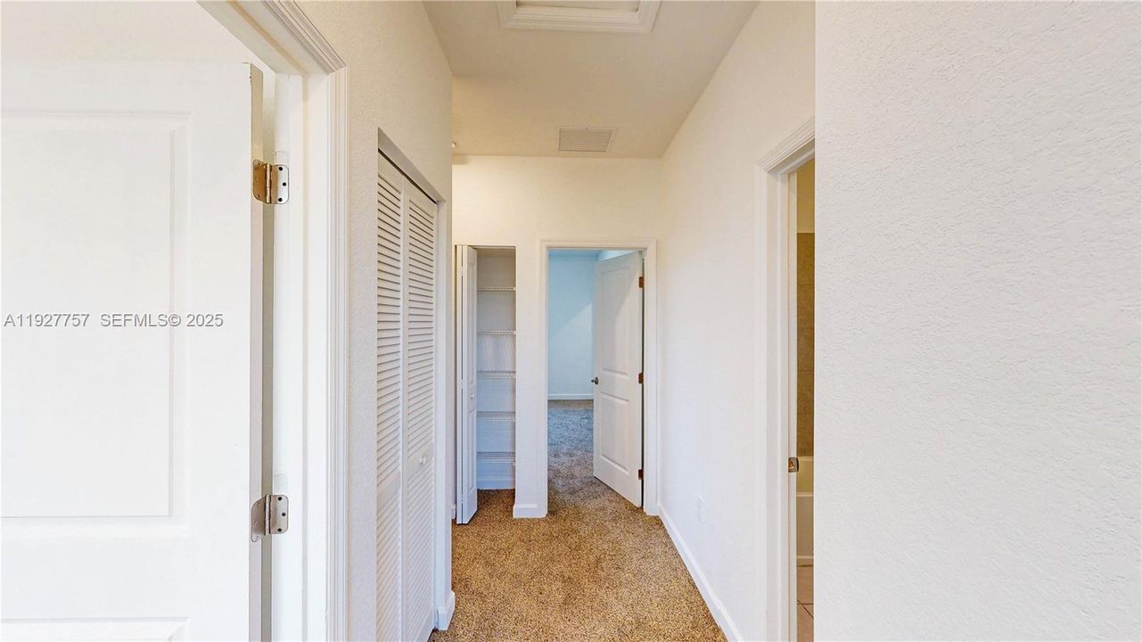 For Sale: $334,900 (3 beds, 2 baths, 1483 Square Feet)