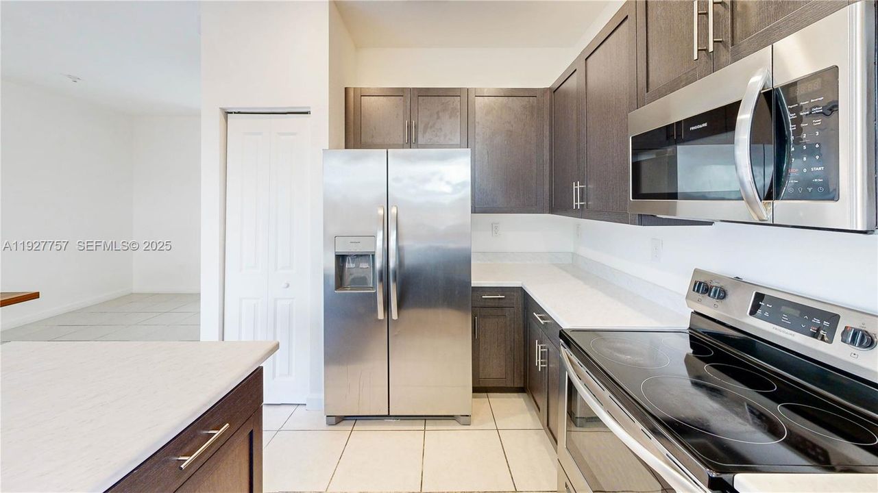 For Sale: $334,900 (3 beds, 2 baths, 1483 Square Feet)