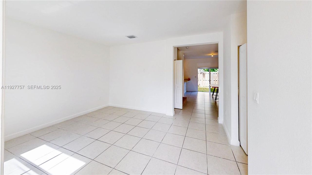 For Sale: $334,900 (3 beds, 2 baths, 1483 Square Feet)