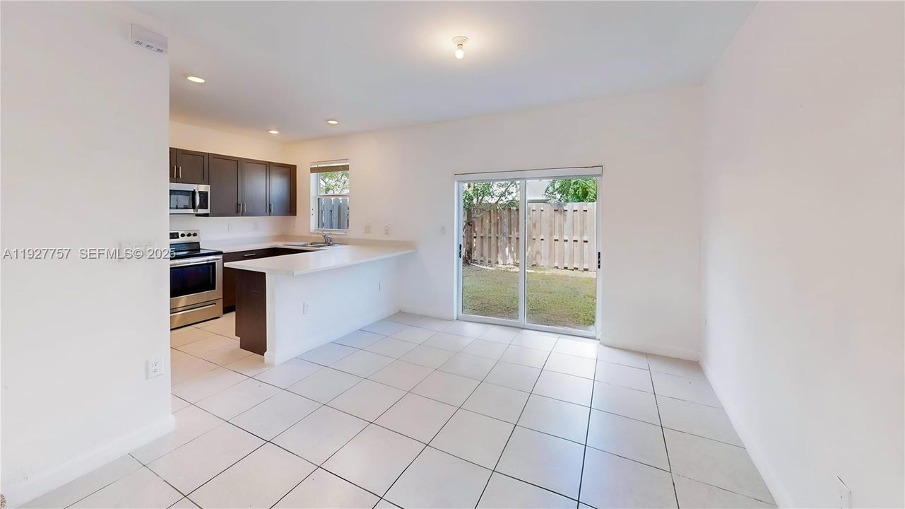 For Sale: $334,900 (3 beds, 2 baths, 1483 Square Feet)