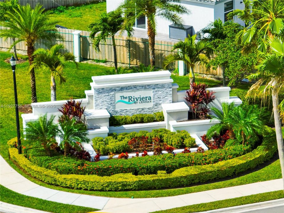 For Sale: $334,900 (3 beds, 2 baths, 1483 Square Feet)