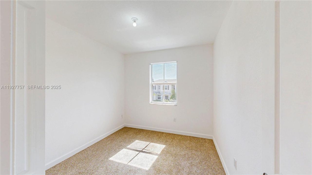 For Sale: $334,900 (3 beds, 2 baths, 1483 Square Feet)