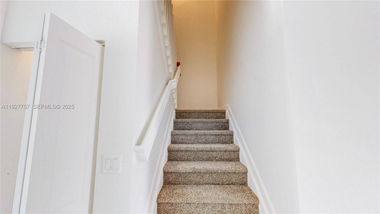 For Sale: $334,900 (3 beds, 2 baths, 1483 Square Feet)