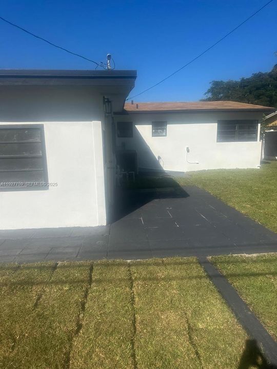 For Sale: $525,000 (3 beds, 2 baths, 1694 Square Feet)