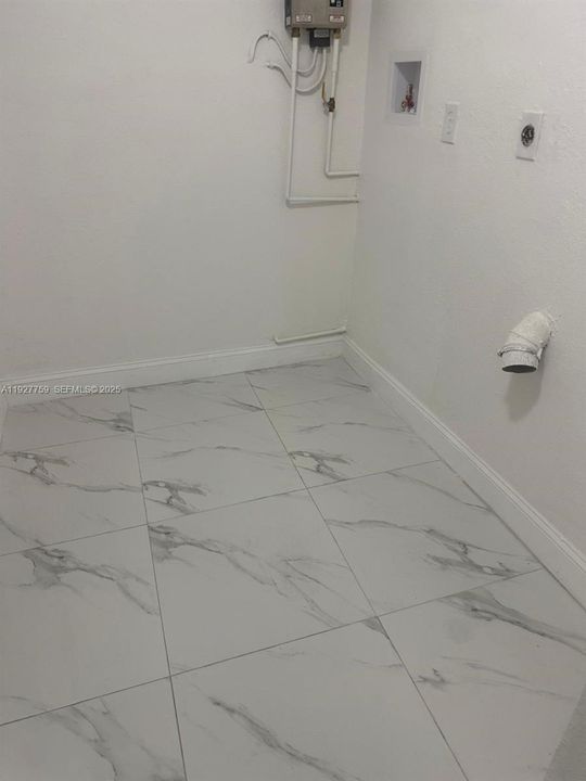 For Sale: $525,000 (3 beds, 2 baths, 1694 Square Feet)