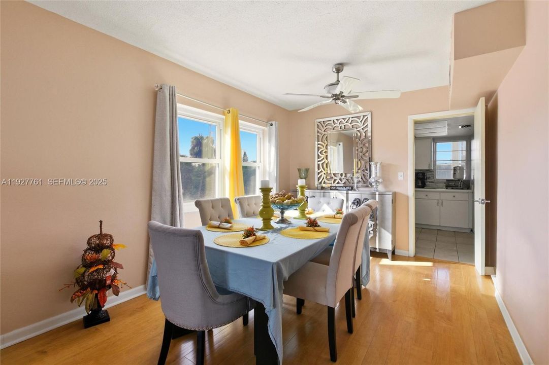 For Sale: $149,900 (2 beds, 2 baths, 910 Square Feet)