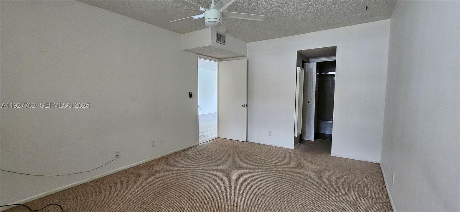For Rent: $2,350 (2 beds, 2 baths, 1100 Square Feet)