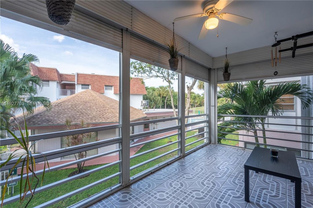 В аренду: $2,000 (2 спален, 2 ванн, 1078 Квадратных фут)