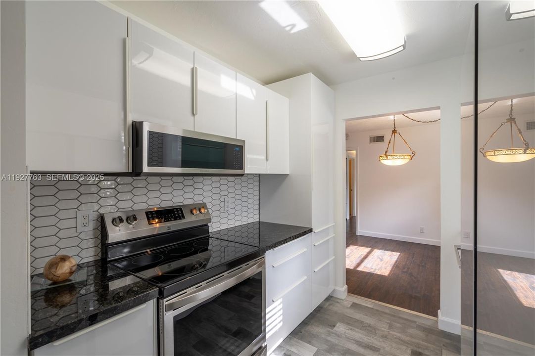 В аренду: $2,000 (2 спален, 2 ванн, 1078 Квадратных фут)