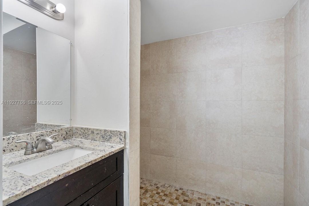 En Renta: $2,600 (3 camas, 2 baños, 1200 Pies cuadrados)