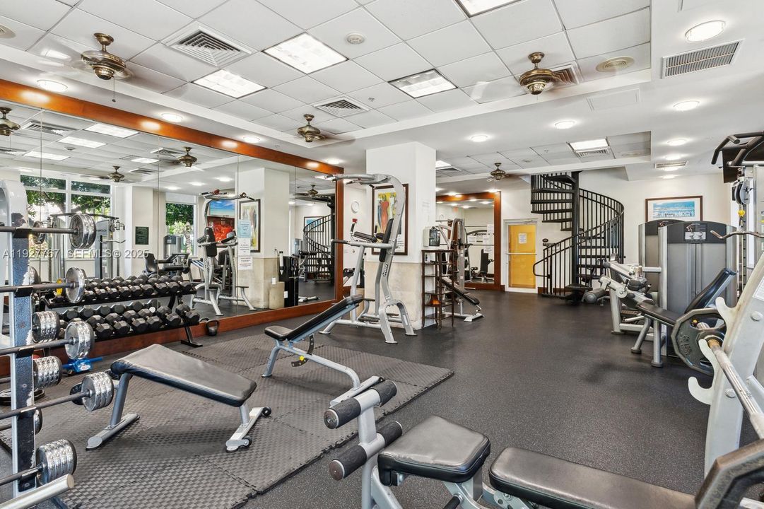 待售: $479,000 (2 贝兹, 2 浴室, 1175 平方英尺)