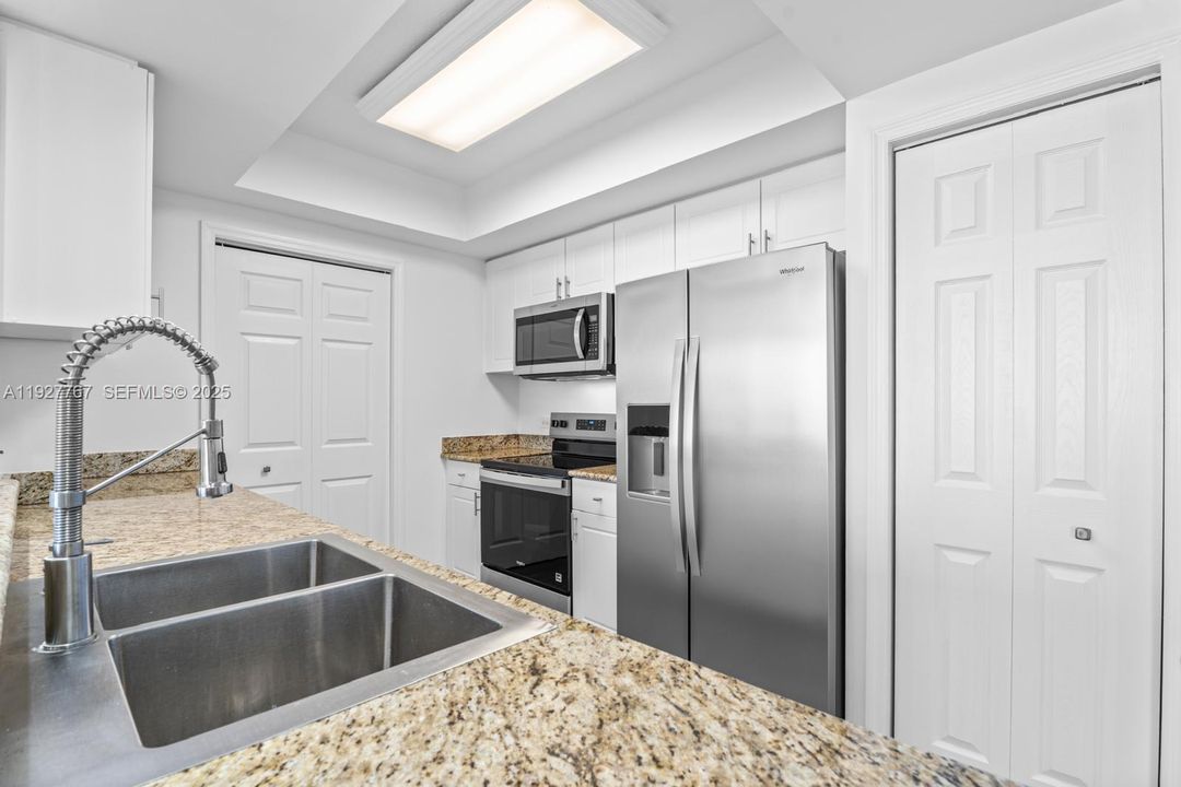 待售: $479,000 (2 贝兹, 2 浴室, 1175 平方英尺)