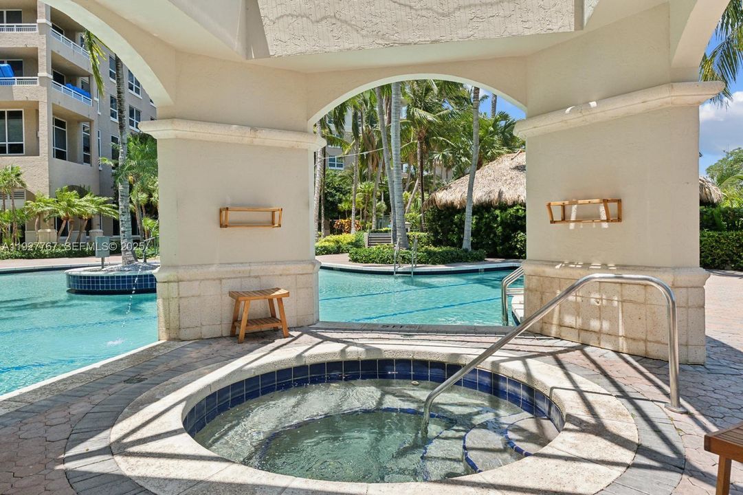 待售: $479,000 (2 贝兹, 2 浴室, 1175 平方英尺)