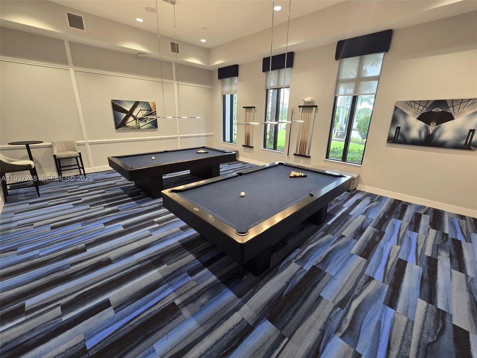 For Sale: $989,000 (3 beds, 2 baths, 2174 Square Feet)