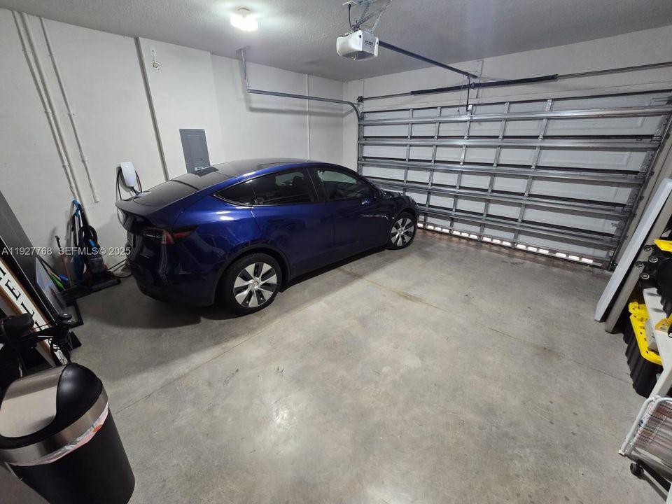 For Sale: $989,000 (3 beds, 2 baths, 2174 Square Feet)