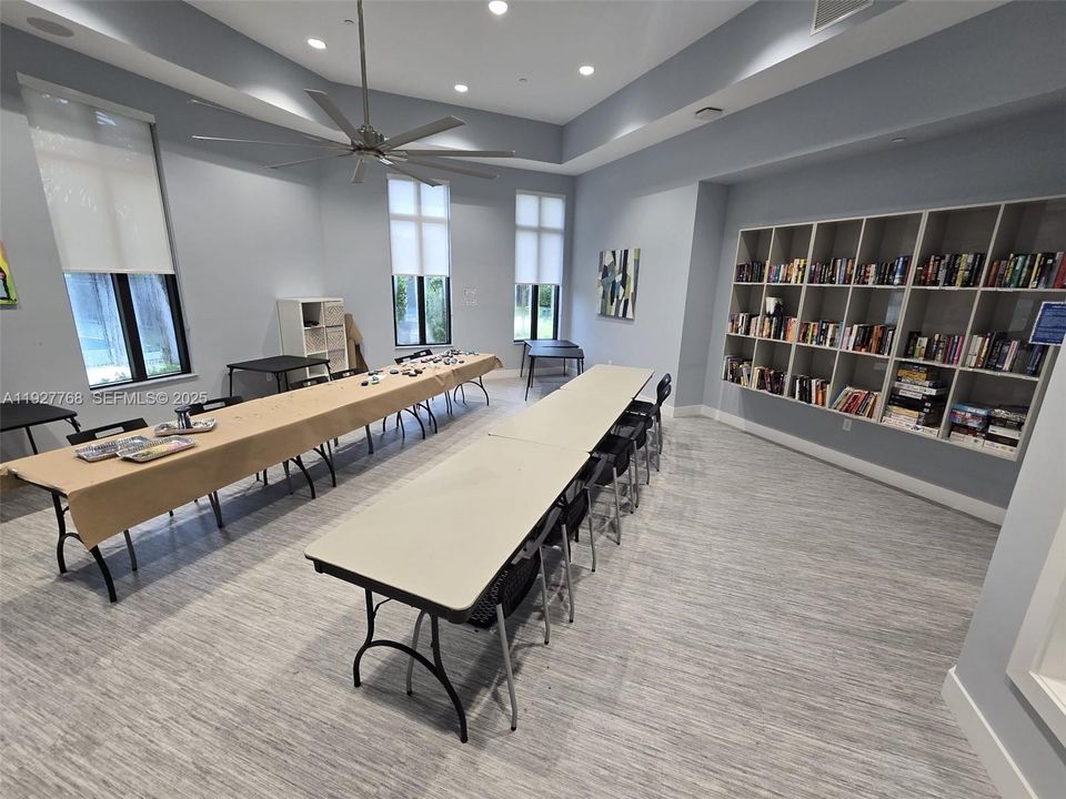 For Sale: $989,000 (3 beds, 2 baths, 2174 Square Feet)