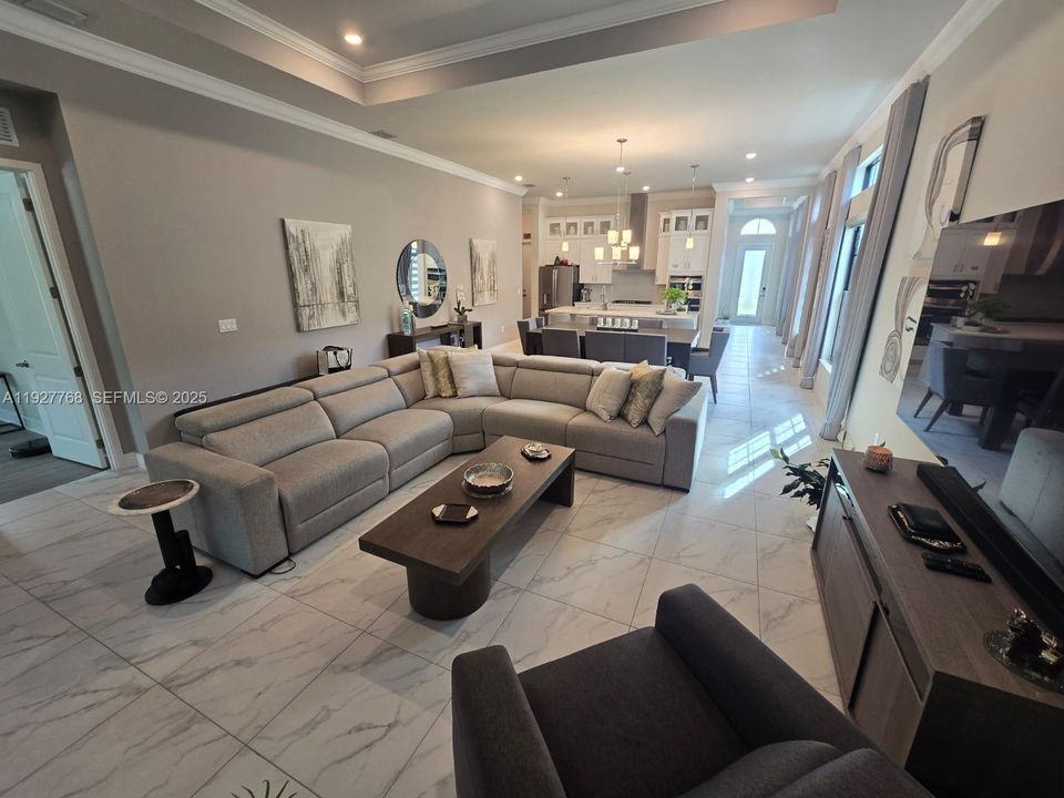 For Sale: $989,000 (3 beds, 2 baths, 2174 Square Feet)