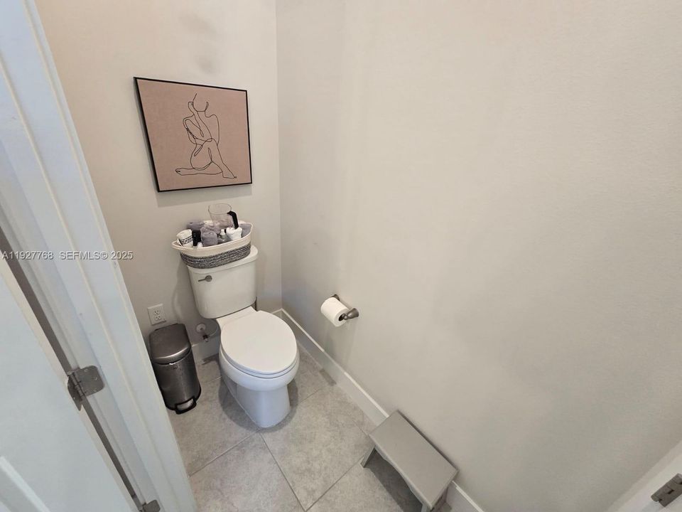 For Sale: $989,000 (3 beds, 2 baths, 2174 Square Feet)