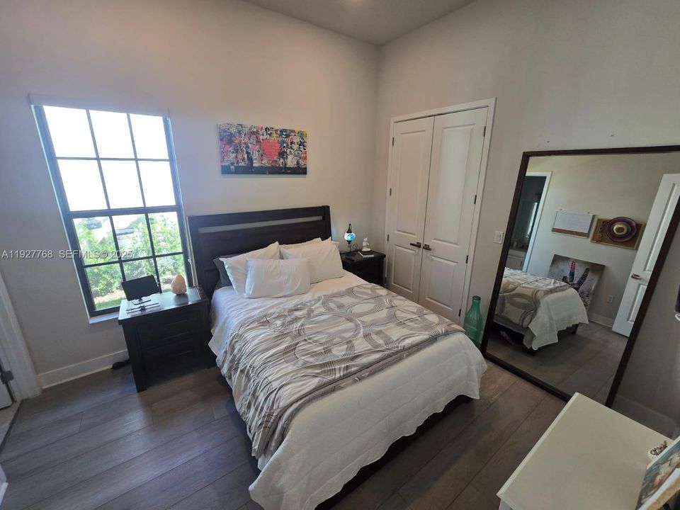 For Sale: $989,000 (3 beds, 2 baths, 2174 Square Feet)