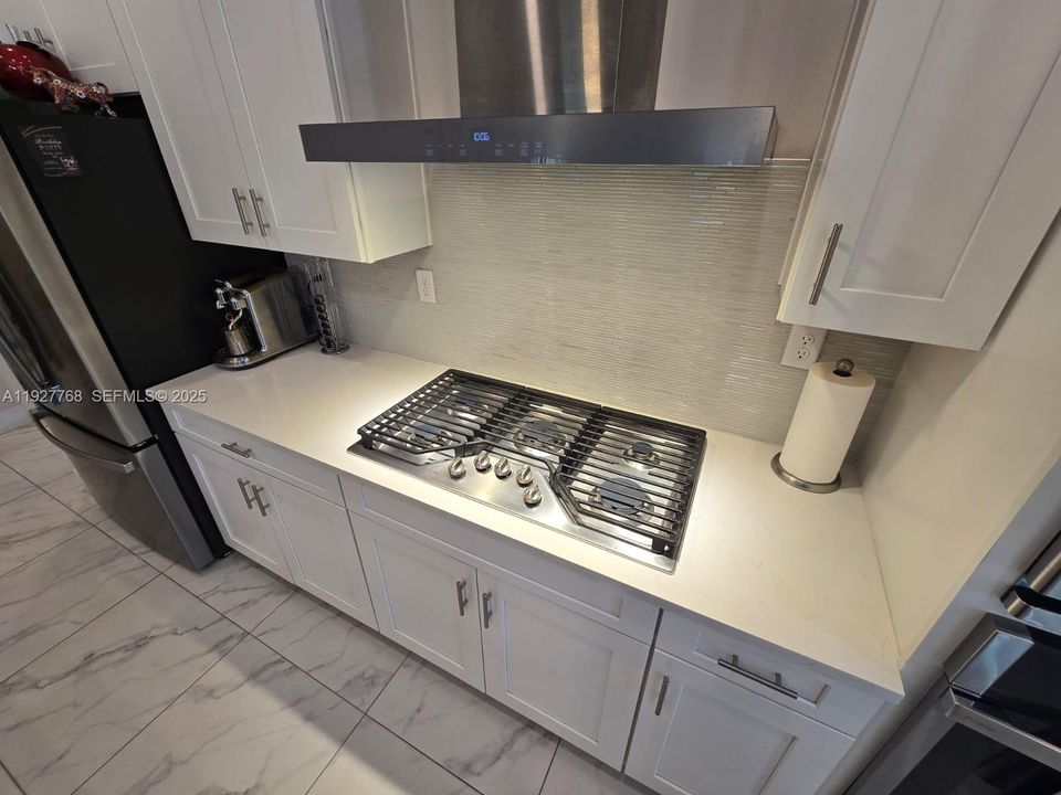 For Sale: $989,000 (3 beds, 2 baths, 2174 Square Feet)