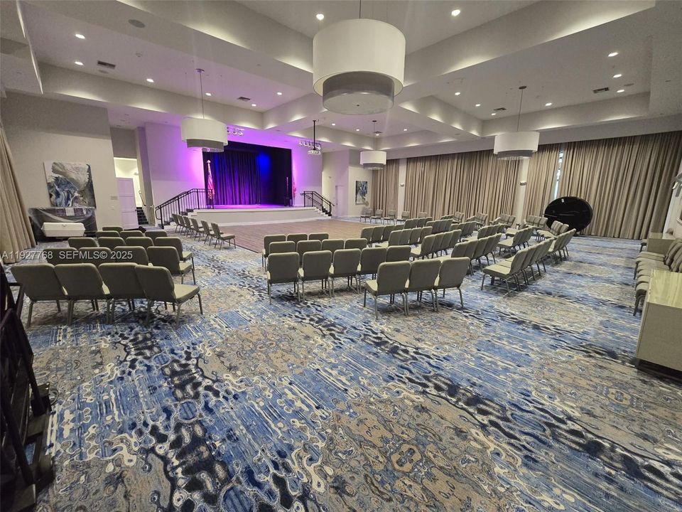 For Sale: $989,000 (3 beds, 2 baths, 2174 Square Feet)