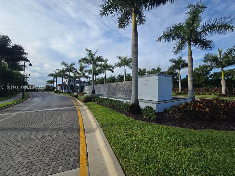 For Sale: $989,000 (3 beds, 2 baths, 2174 Square Feet)