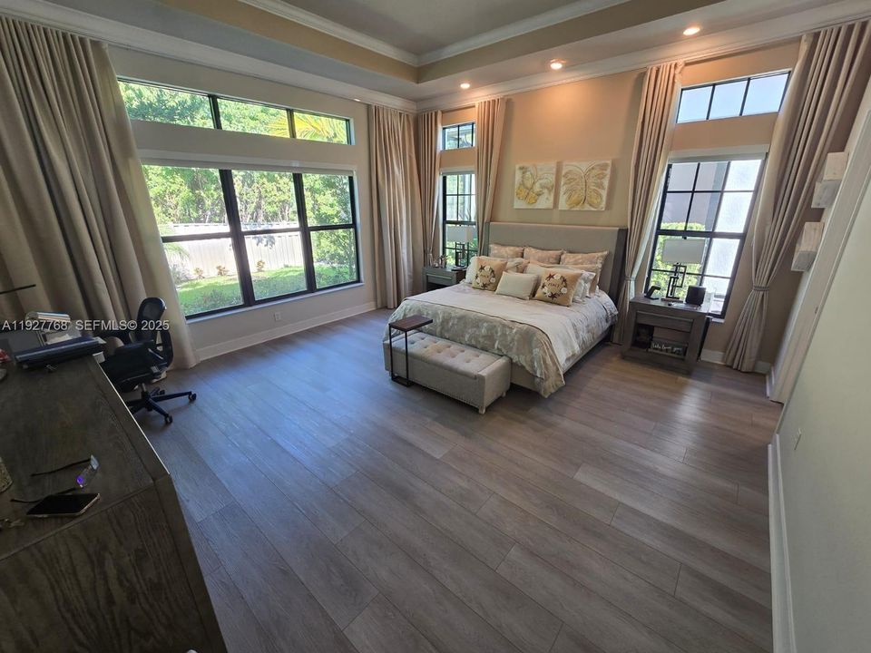 For Sale: $989,000 (3 beds, 2 baths, 2174 Square Feet)