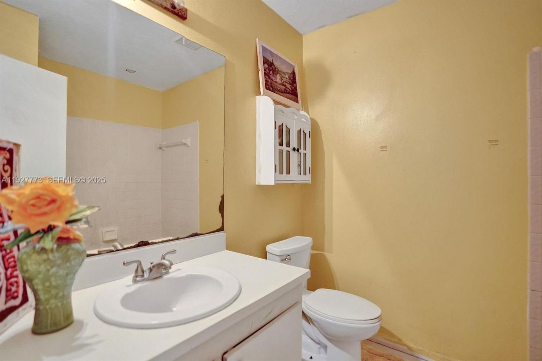 For Sale: $310,000 (2 beds, 2 baths, 1415 Square Feet)