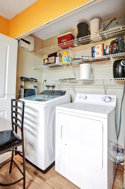 For Sale: $310,000 (2 beds, 2 baths, 1415 Square Feet)