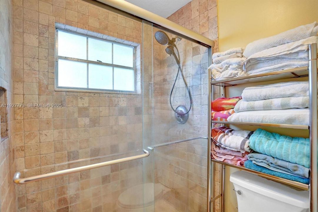 For Sale: $310,000 (2 beds, 2 baths, 1415 Square Feet)